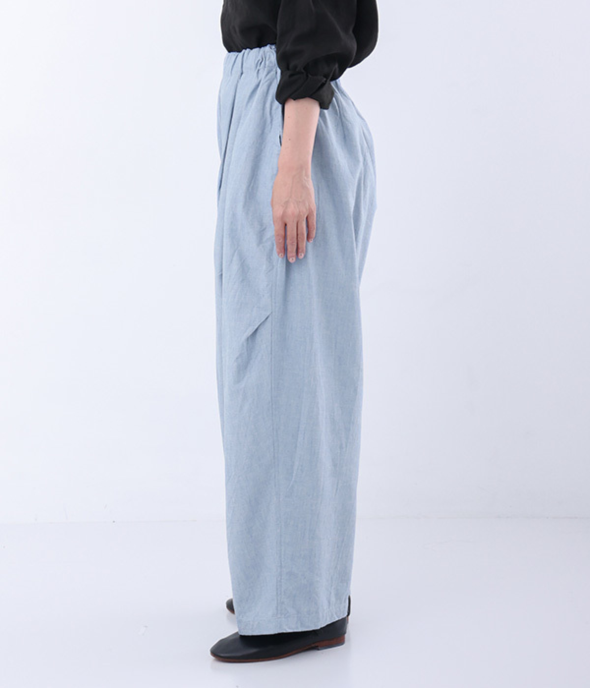 シャンブレーワイドカーゴパンツ（mizuiro ind）の商品詳細