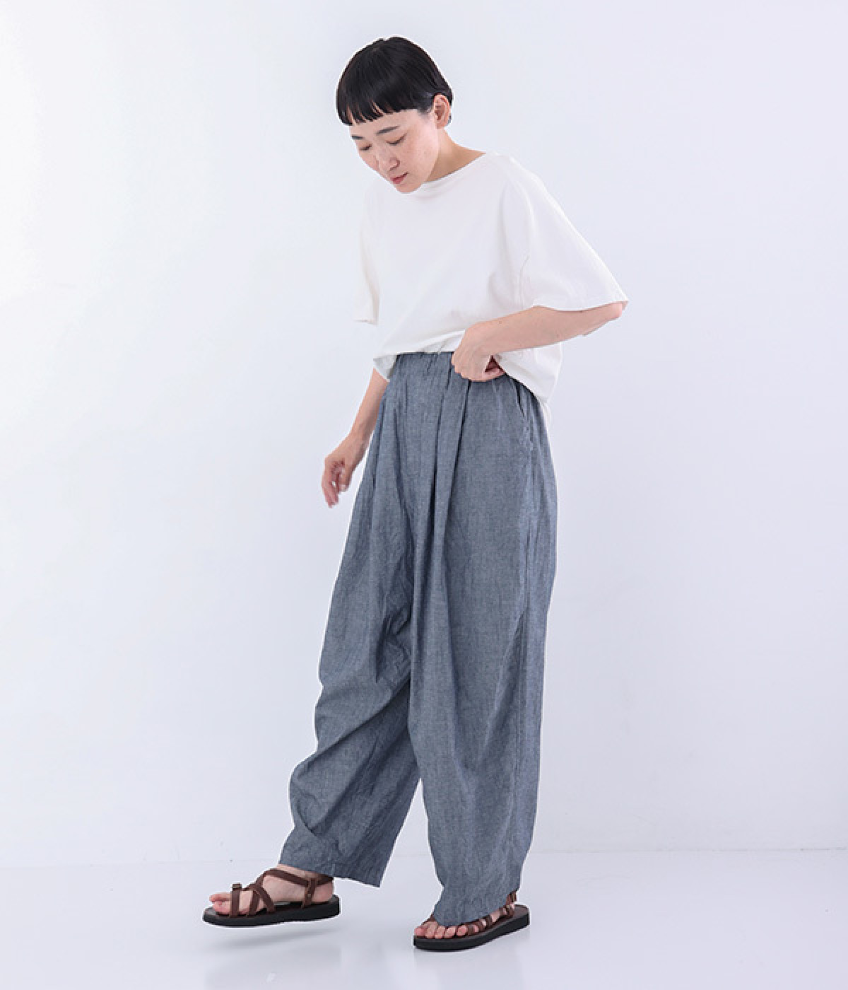 シャンブレーワイドカーゴパンツ（mizuiro ind）の商品詳細