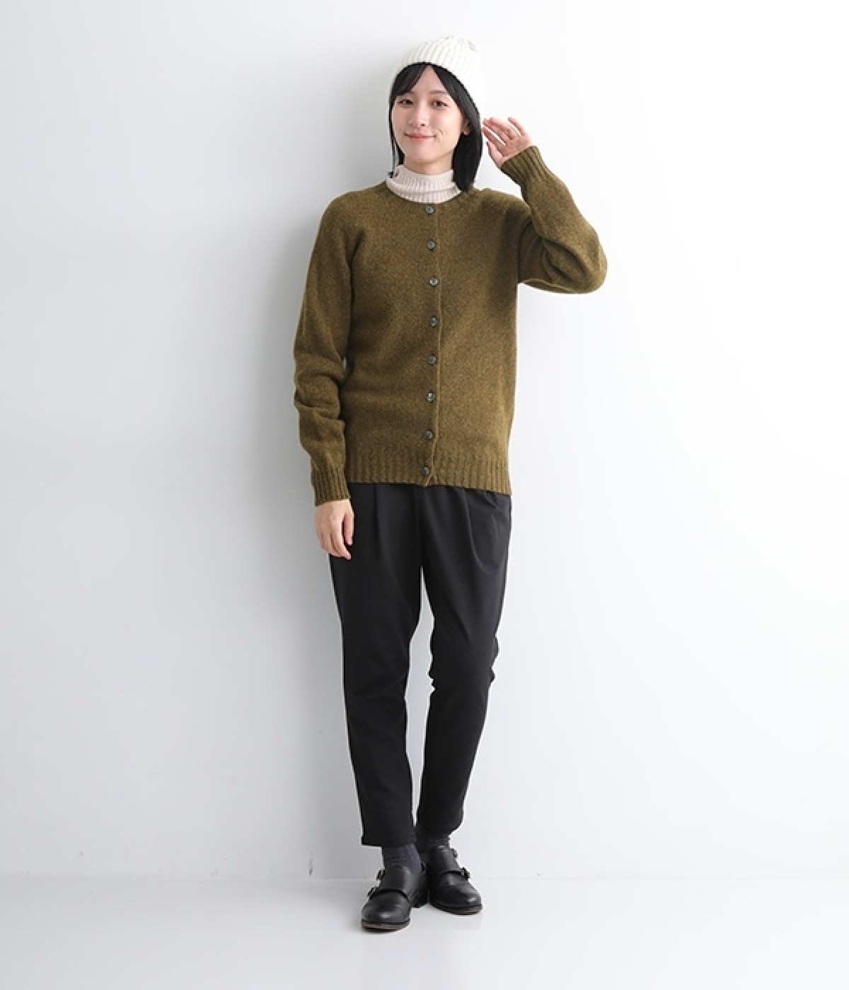 ウールクルーネックニットカーディガン（Harley of Scotland）の商品詳細