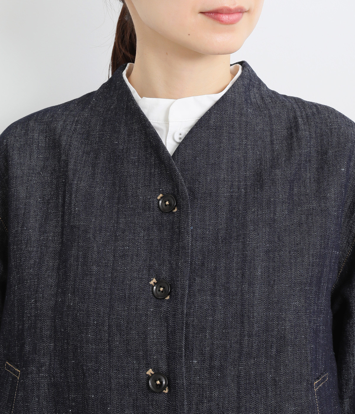 コットンリネンエルボーロゴ刺繍ノーカラージャケット（nop de