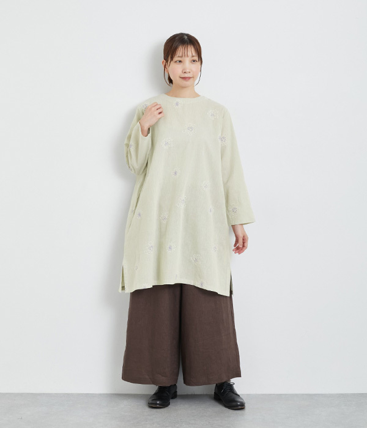 雪花絞り　ワンピース hinari（ヒナリ）の「フラワー刺繍チュールレースワンピース