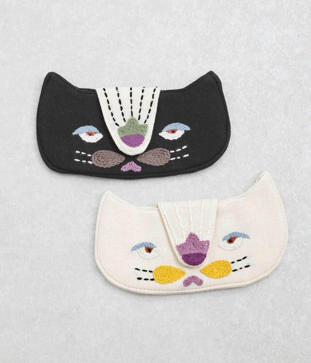ネコ刺繍メガネケース（artipur）の商品詳細