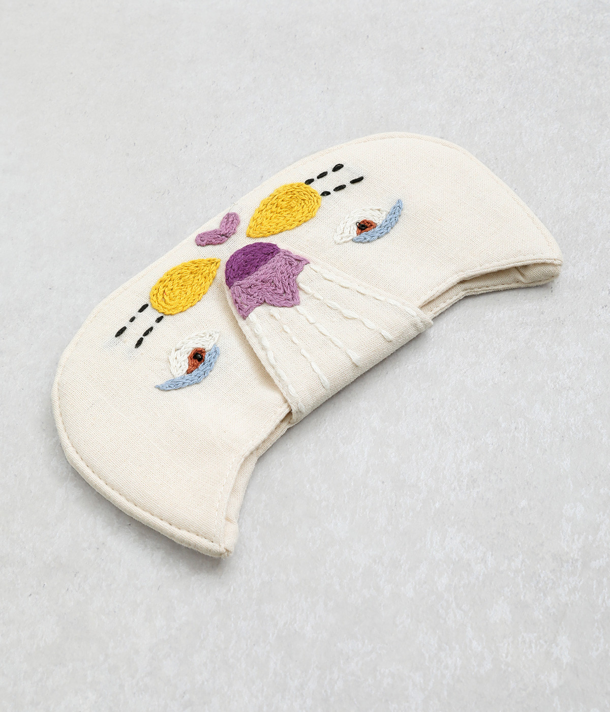 ネコ刺繍メガネケース（artipur）の商品詳細