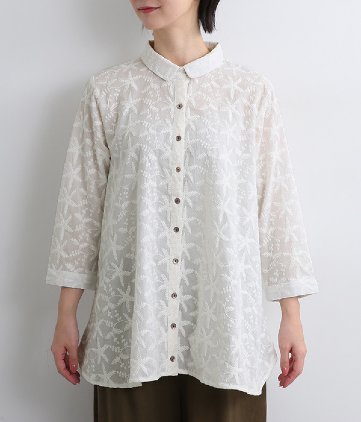 春のお花たち集う刺繍ロングシャツ（TANABANA）の商品詳細
