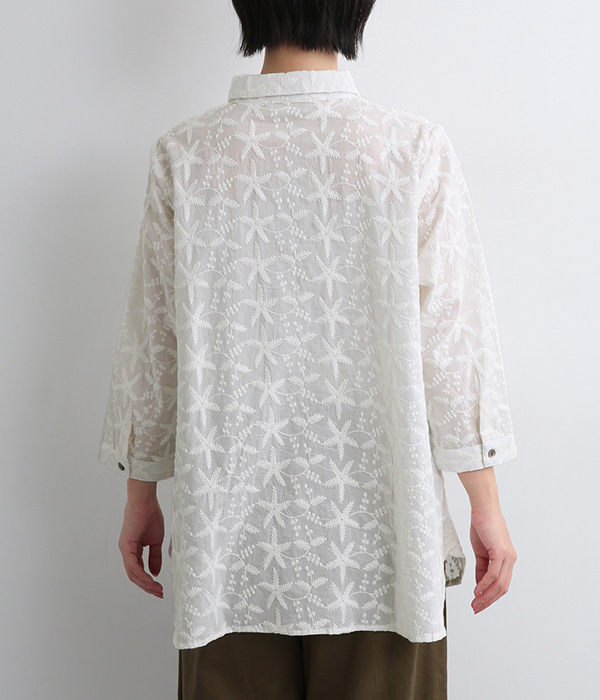 春のお花たち集う刺繍ロングシャツ（TANABANA）の商品詳細