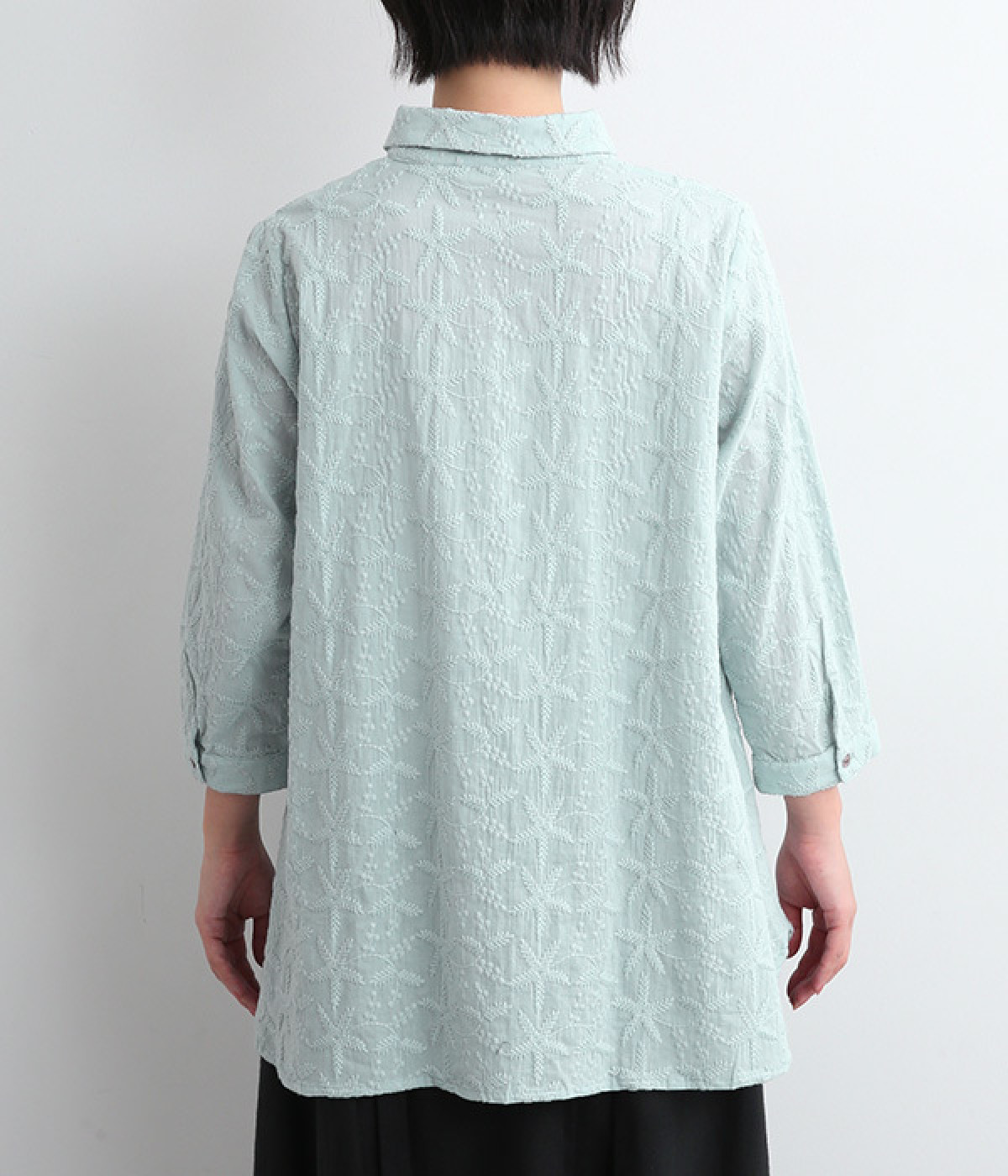春のお花たち集う刺繍ロングシャツ（TANABANA）の商品詳細