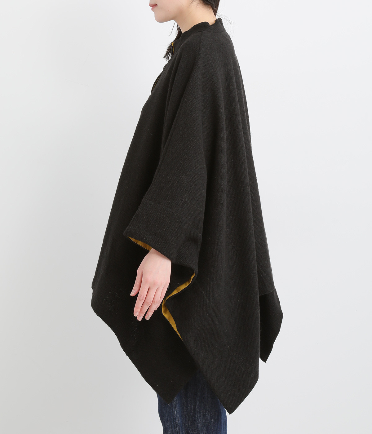 定価2.6万円 Bibiy　MELINDA CAPE ポンチョ　コート　ブラック 定価2.6万円 Bibiy MELINDA CAPE ポンチョ コート ブラック
