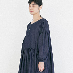 女性らしいふんわり袖