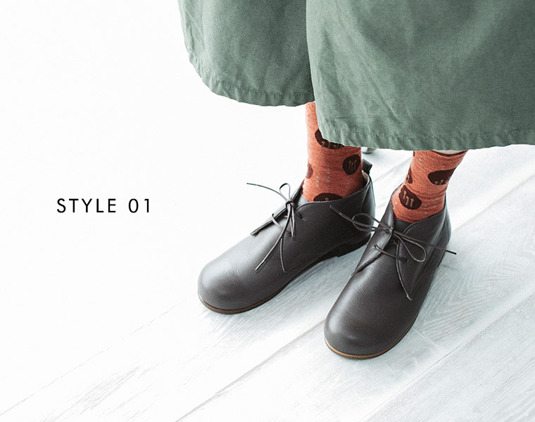 フラット靴と模様の靴下の組み合わせで作るお洒落な足もと ナチュラル服や雑貨のファッション通販サイト ナチュラン