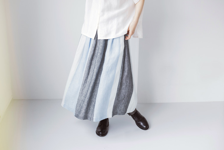 【 blue willow 】リネン平織りヘリンボン パネルストライプスカート / ブルー