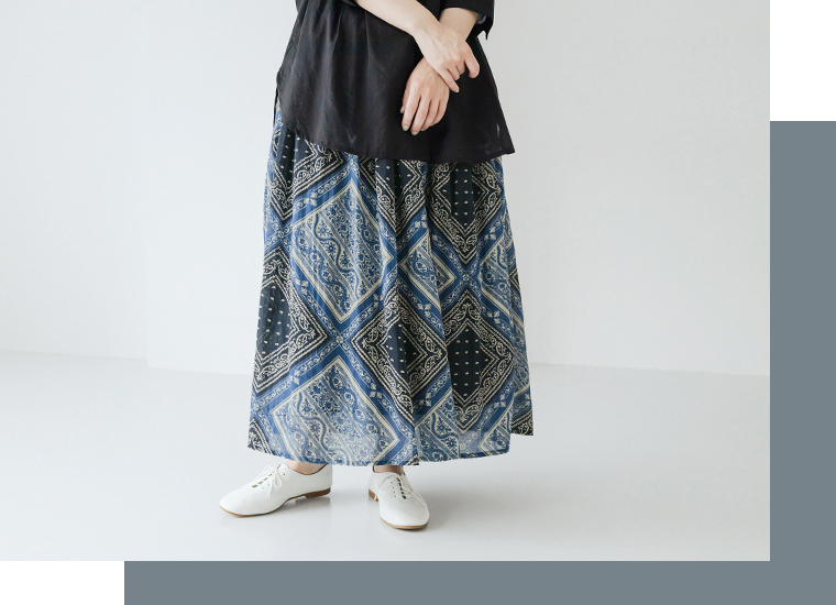 Mémoire　カーチフスカート（ネイビー）の裾の透け感、裏地とゴムギャザーについて