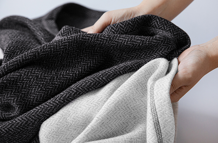 LILASIC リラシク　　
ヘリンボーン編み裏起毛リブプルオーバー
コットンポリエステル生地の柔らかな質感や洗濯機で洗えることについて