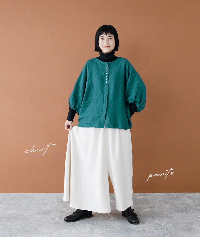【08Mab】コットンリネンデニムスカートパンツ(オフホワイト)のスカート風デザインが分かる画像