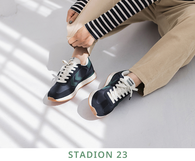 【 hummel 】STADION 23／メインビジュアル・シューズアップ