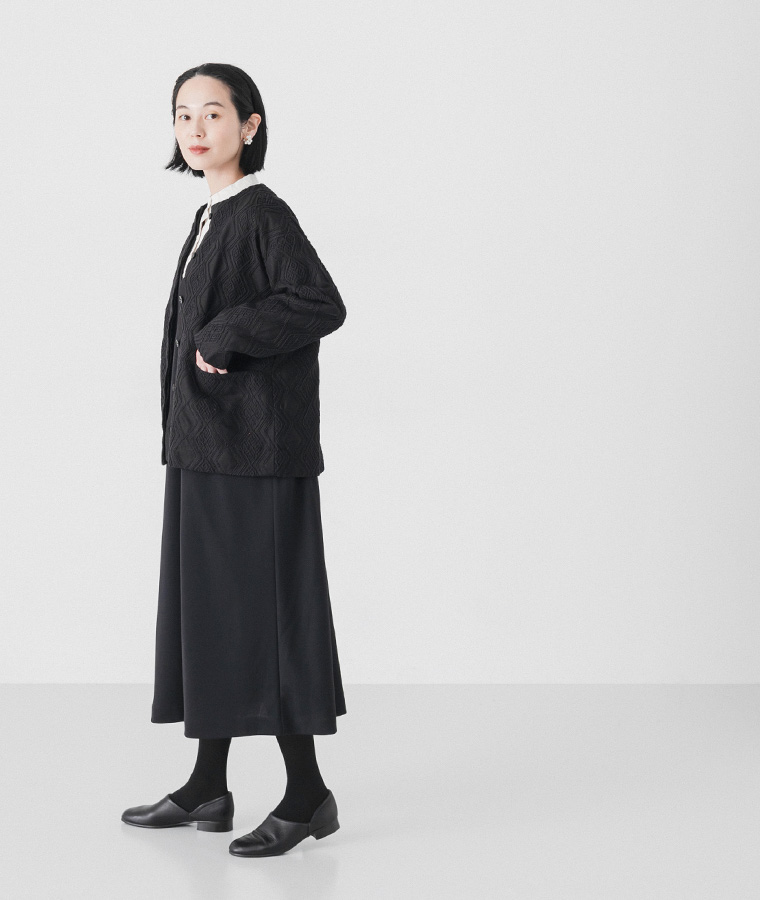 HARUTA　レディースポック（ブラック）とLilou&Lily 刺繍ジャケット＆ジャンパースカート（ブラック）のコーディネート
